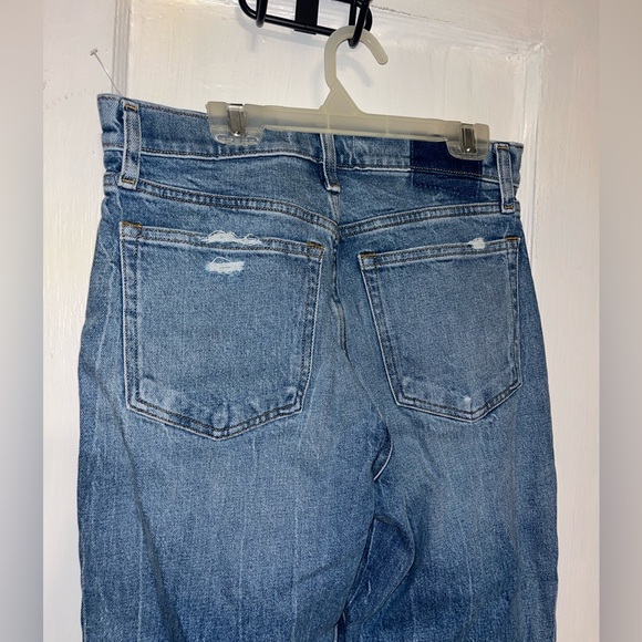 NWOT ABERCROMBIE & FITCH High Rise Mom Jean in Medium Wash Size 28/6R - Picture 11 of 11